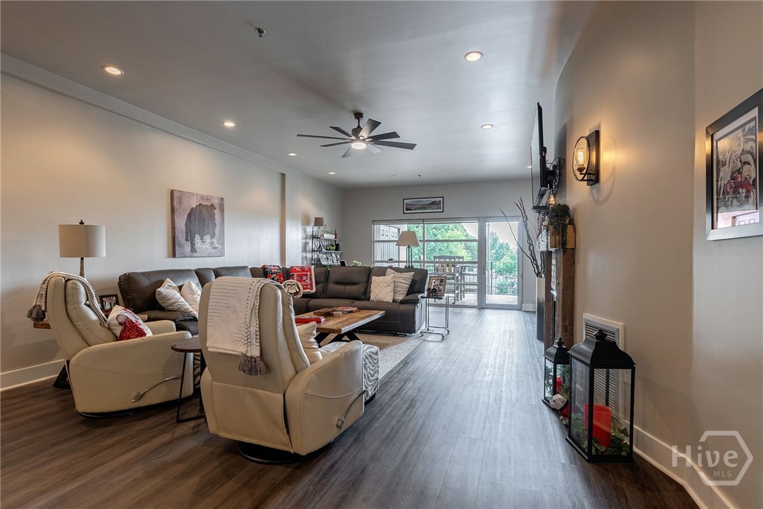 494 Baxter Street 22