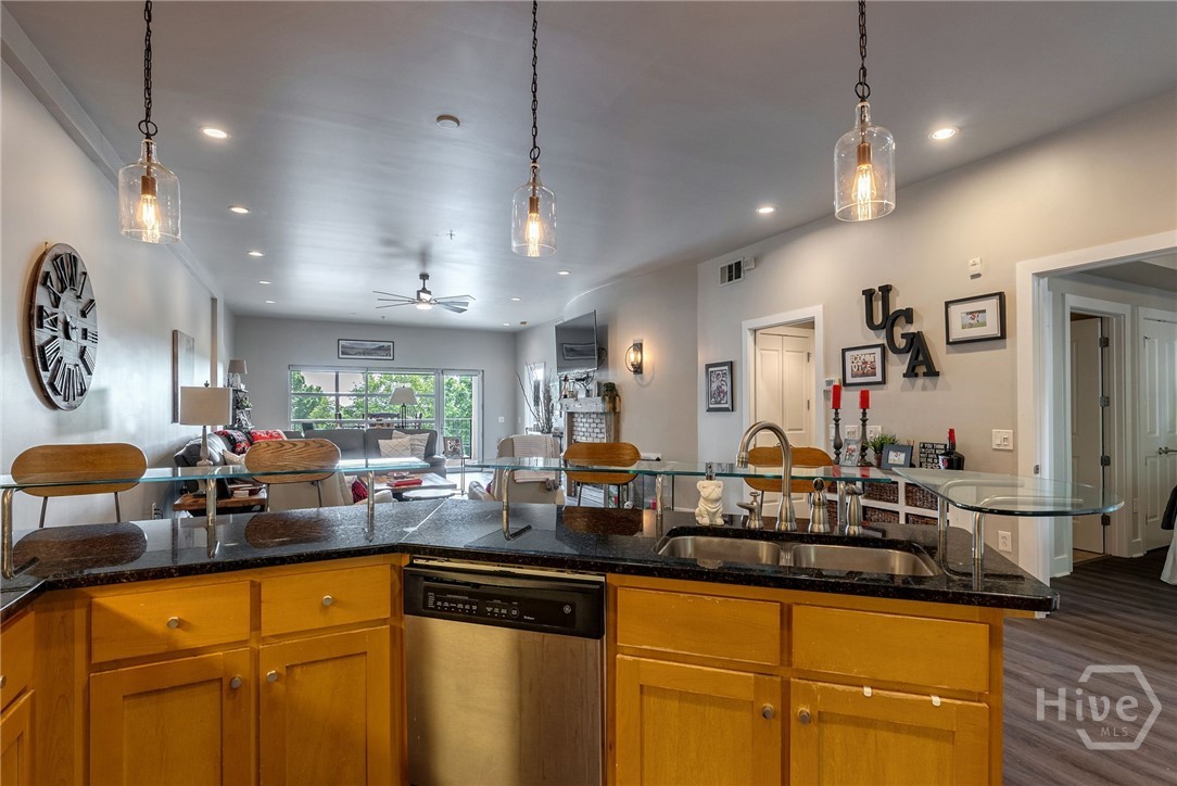 494 Baxter Street 22