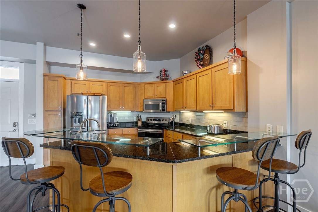 494 Baxter Street 22