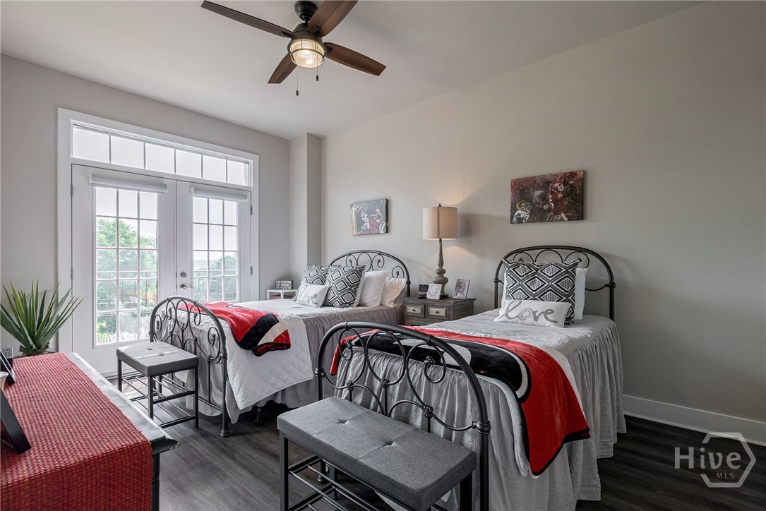 494 Baxter Street 22