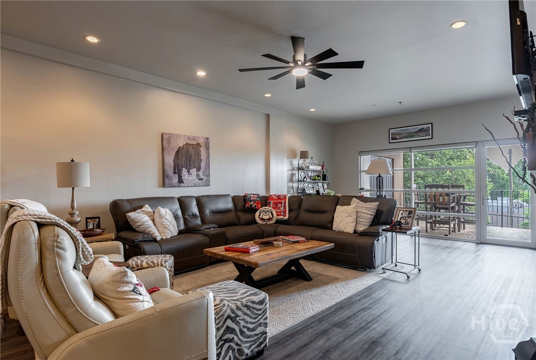 494 Baxter Street 22