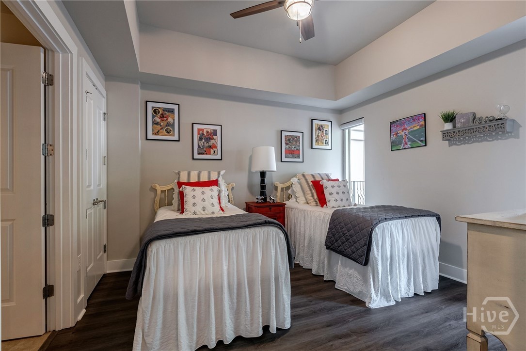 494 Baxter Street 22