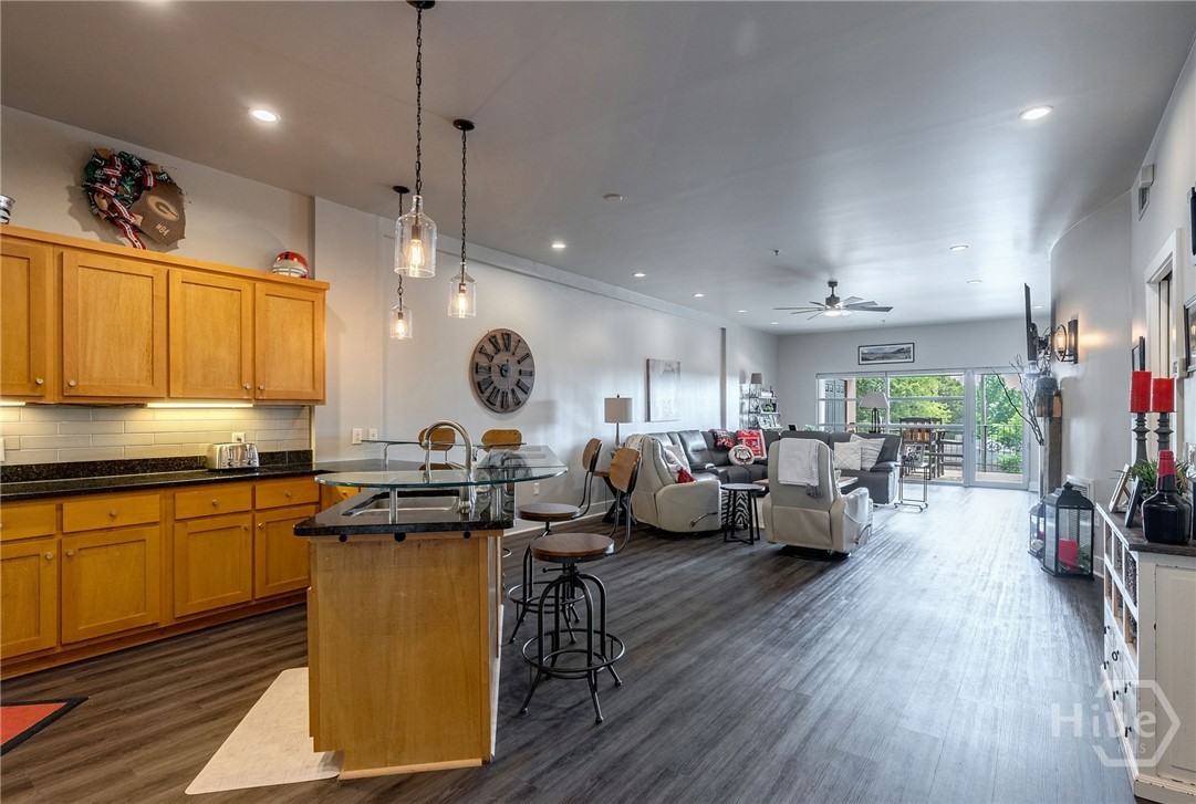 494 Baxter Street 22