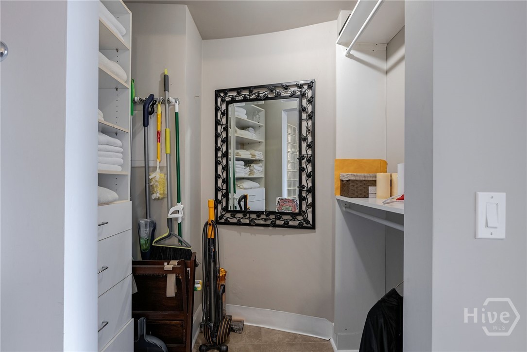 494 Baxter Street 22