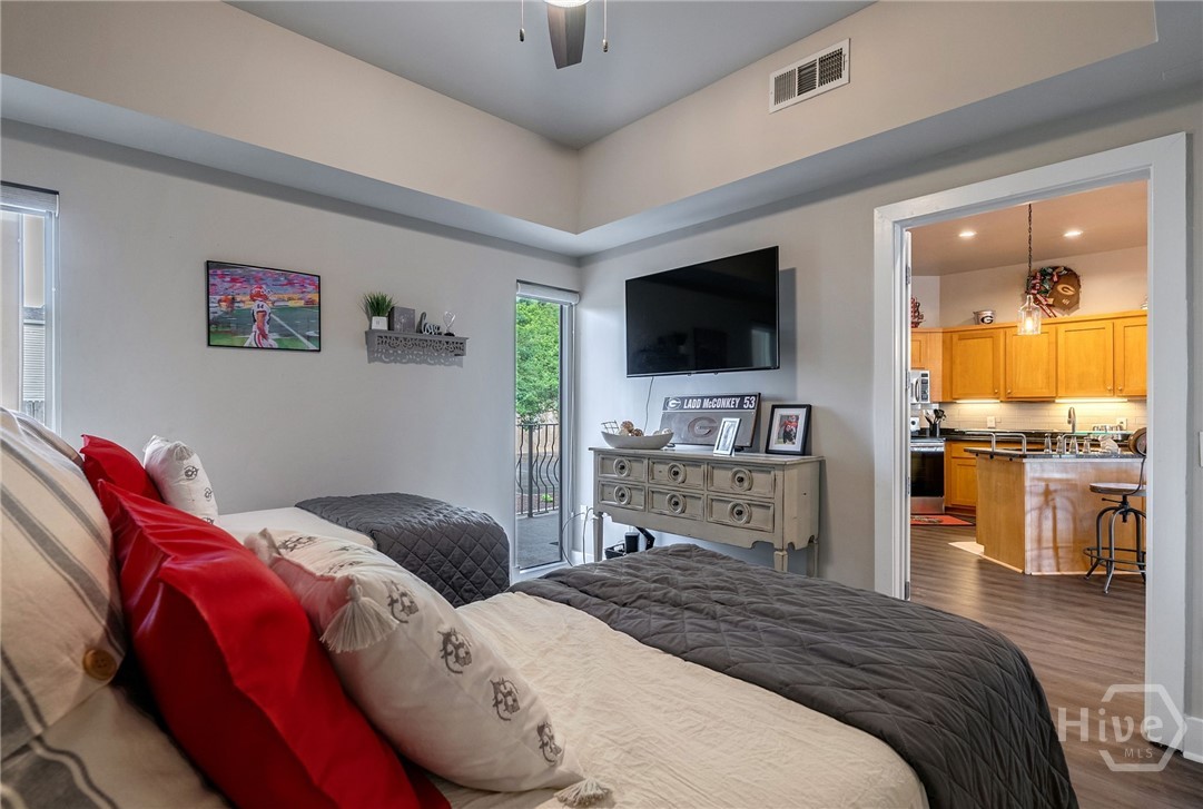 494 Baxter Street 22