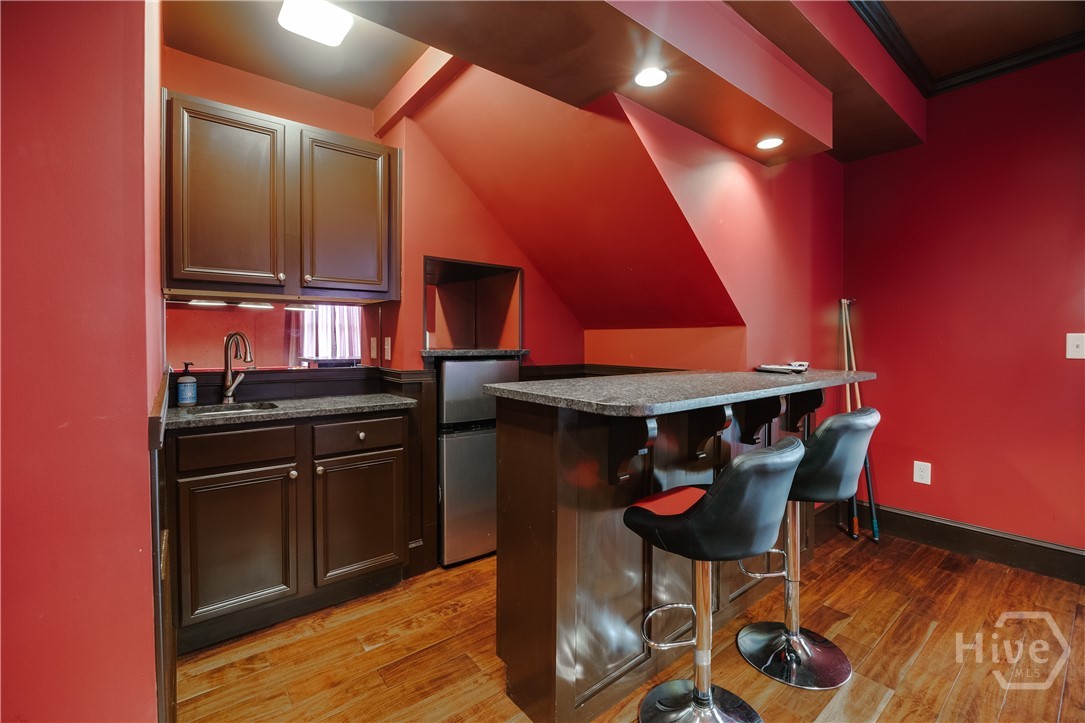 2041 Lakewood Manor Drive