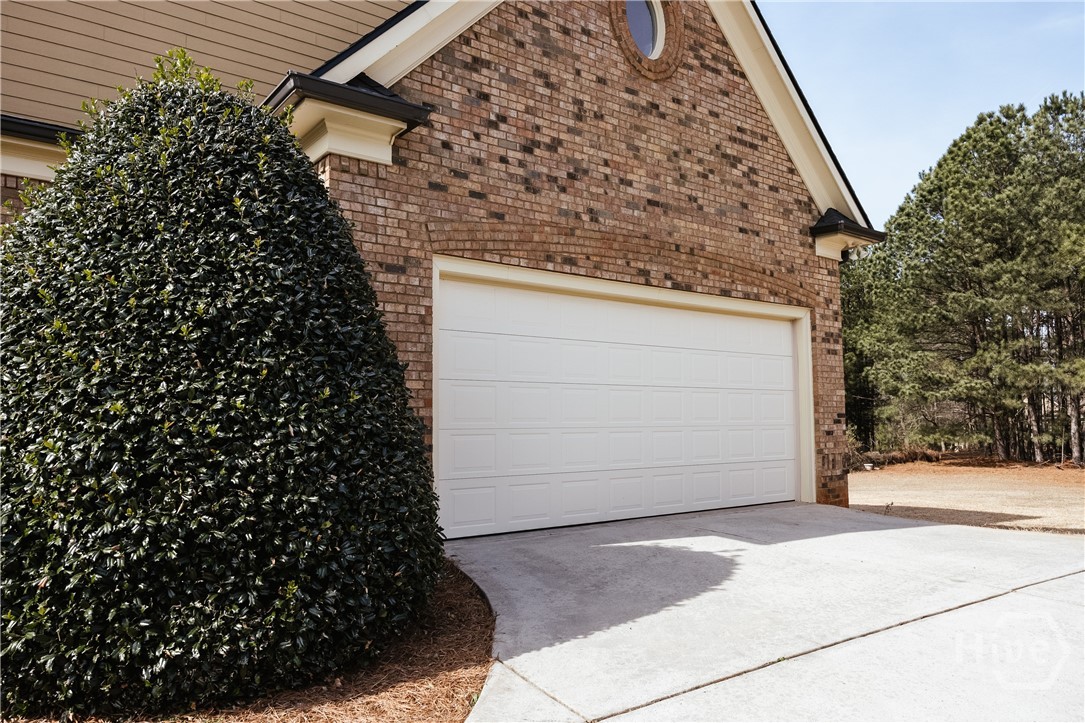 2041 Lakewood Manor Drive