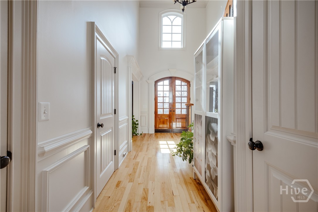 2041 Lakewood Manor Drive