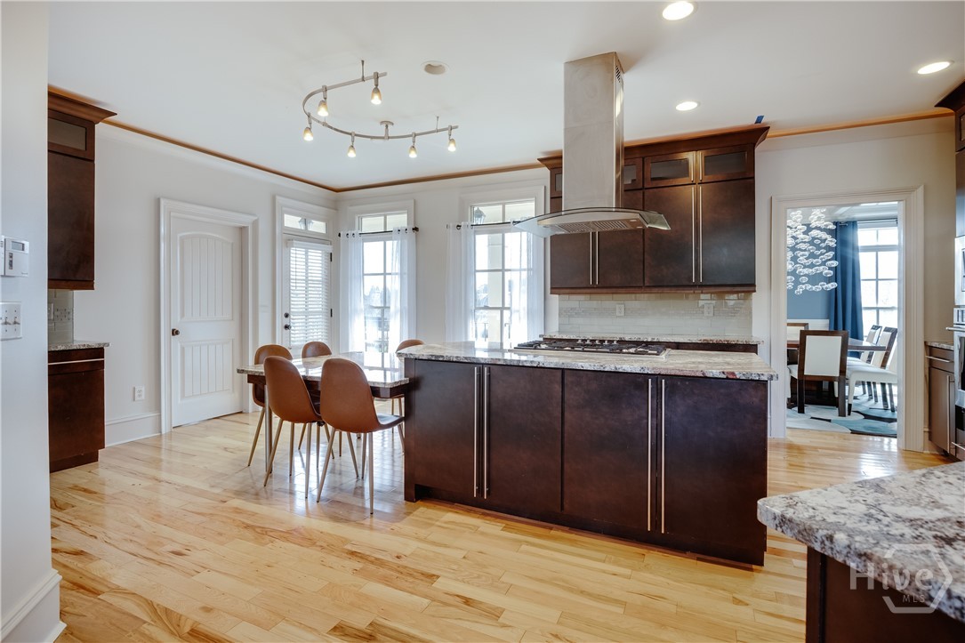 2041 Lakewood Manor Drive