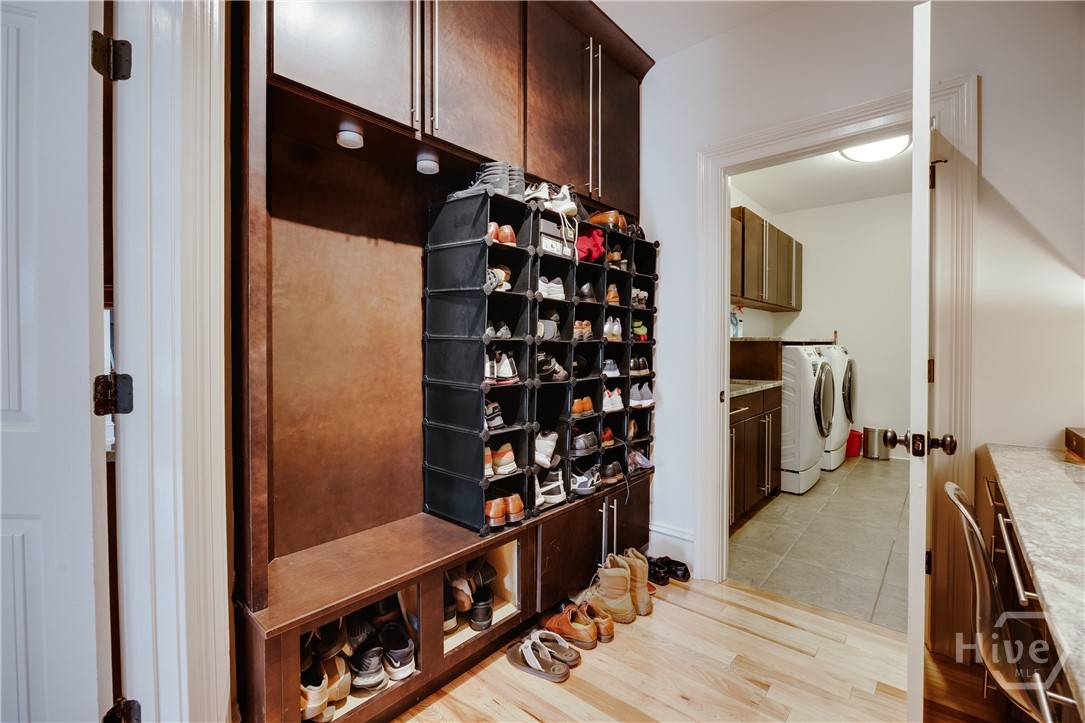 2041 Lakewood Manor Drive