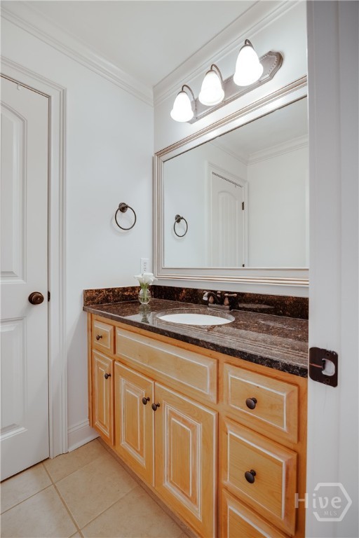 2041 Lakewood Manor Drive