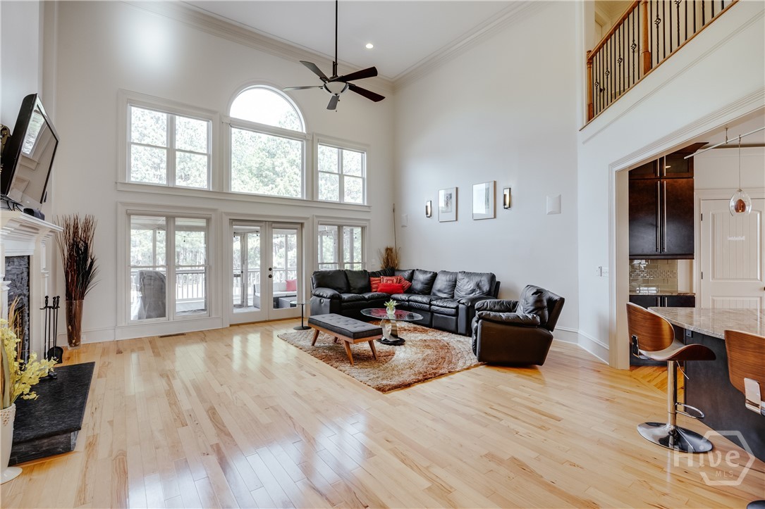 2041 Lakewood Manor Drive