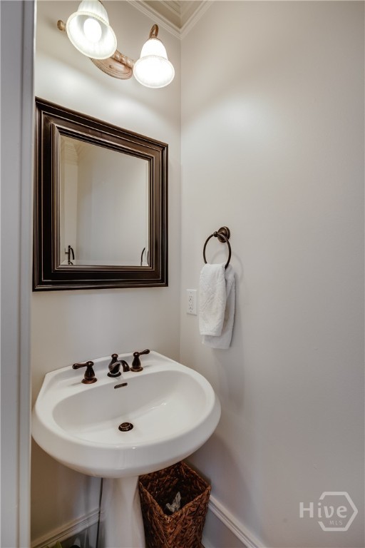 2041 Lakewood Manor Drive