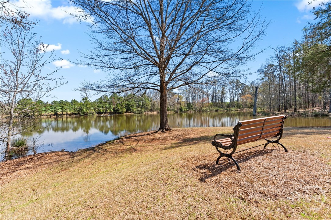 2041 Lakewood Manor Drive