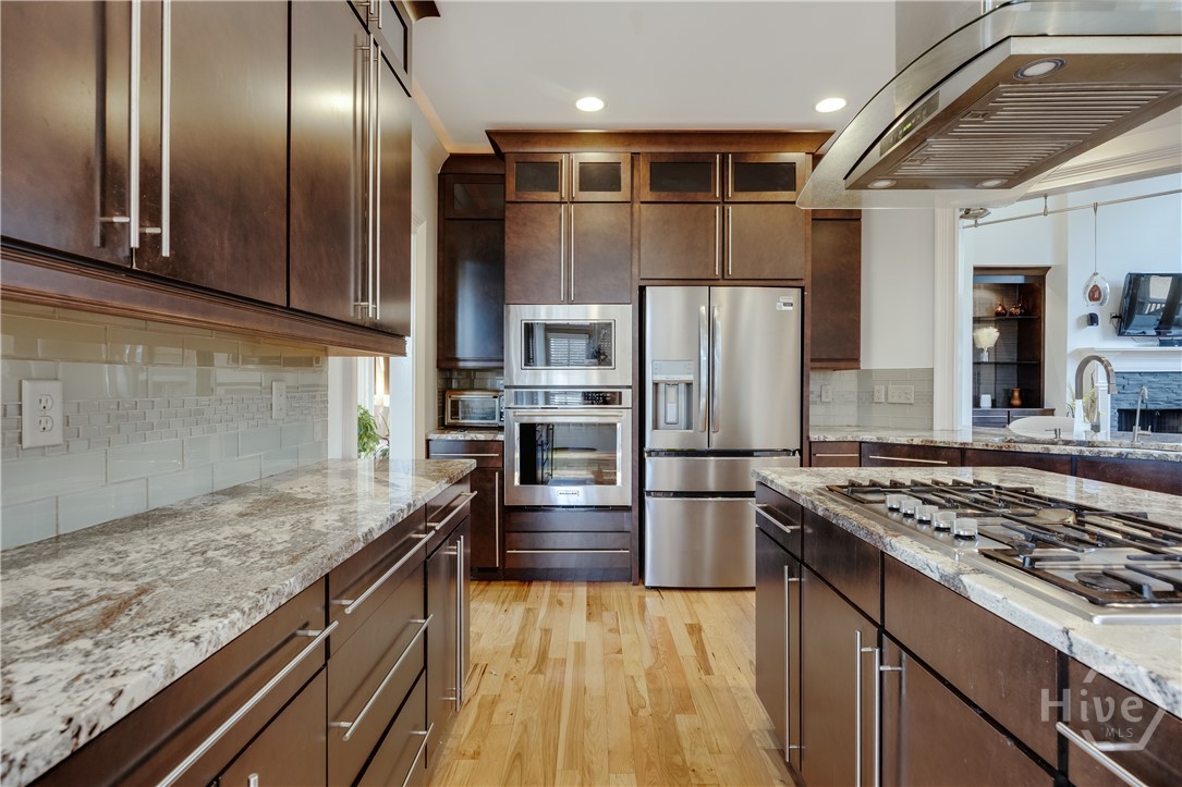 2041 Lakewood Manor Drive