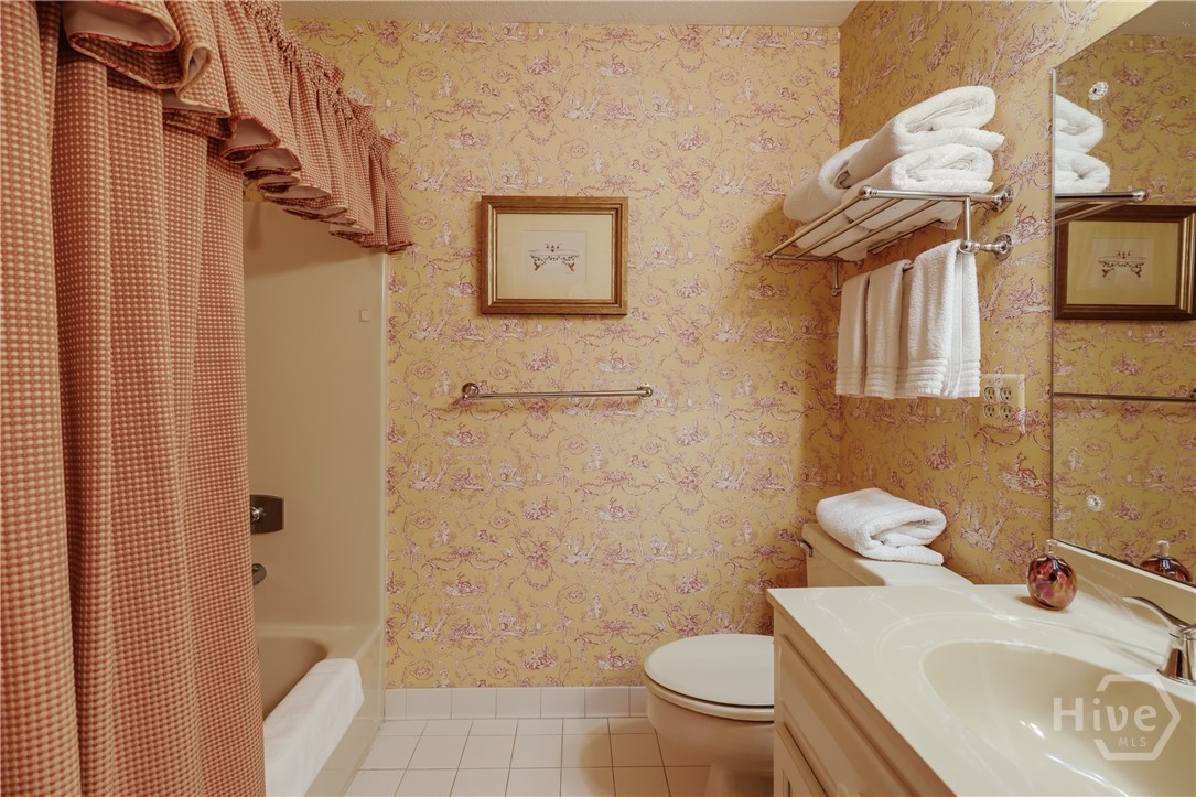 1611 Crystal Hills Drive