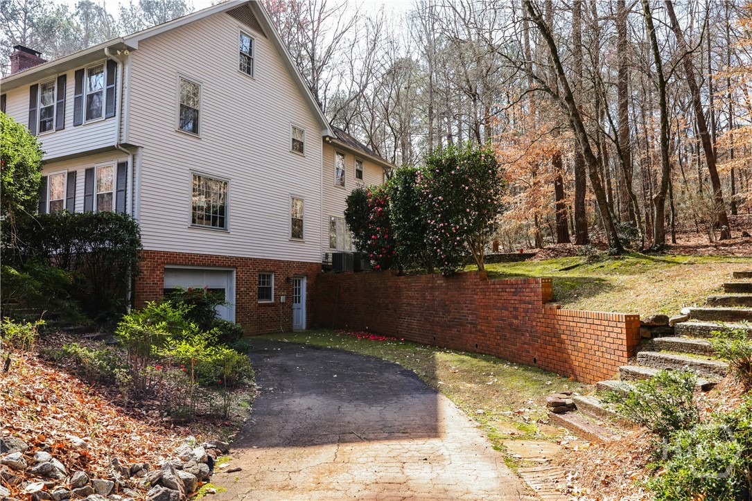 1611 Crystal Hills Drive
