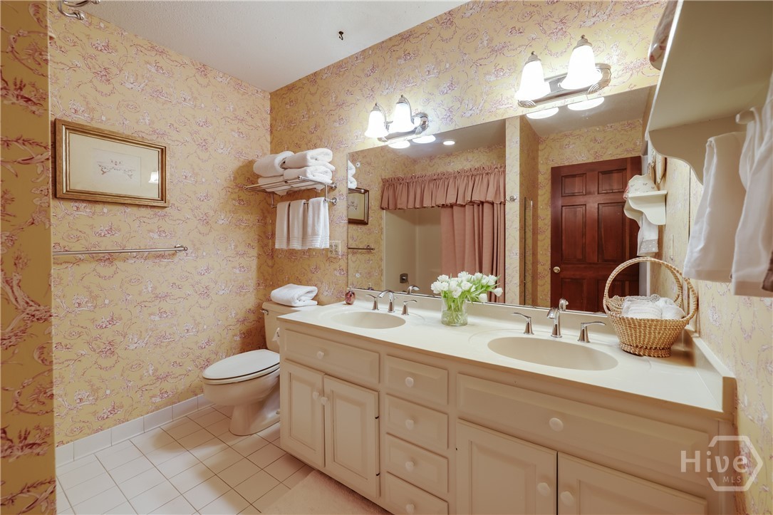 1611 Crystal Hills Drive