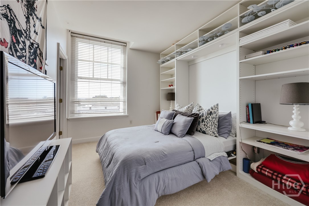 247 E Washington Street 504