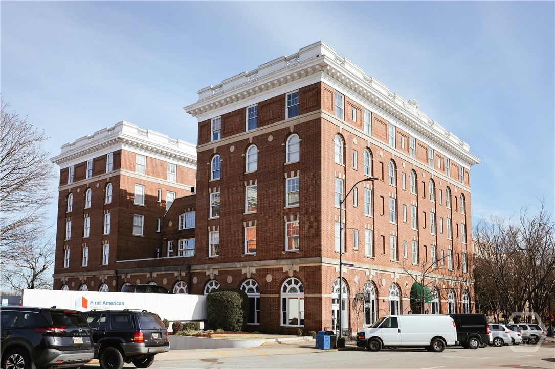 247 E Washington Street 504