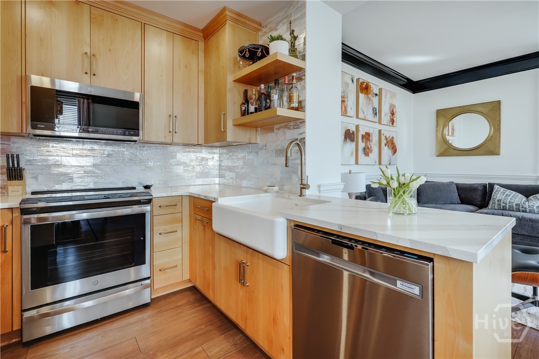 247 E Washington Street 504