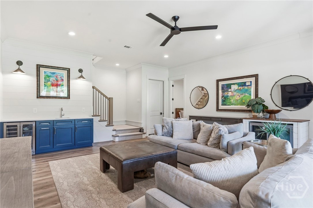 1011 Lake Pointe S