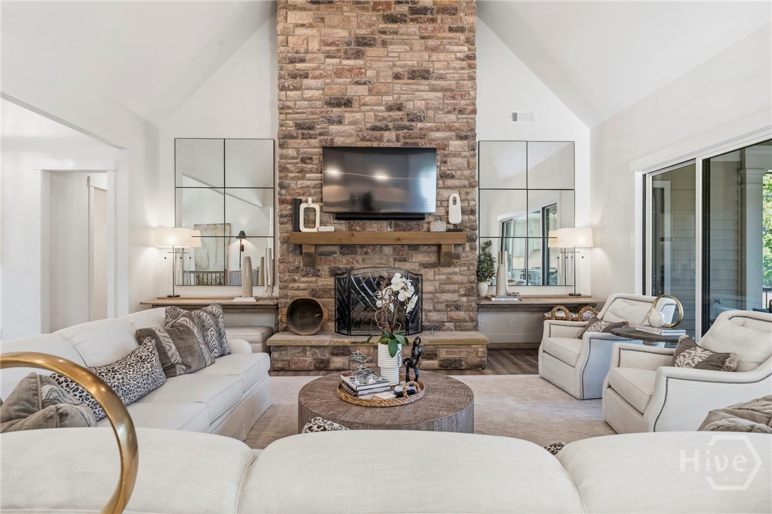 1011 Lake Pointe S
