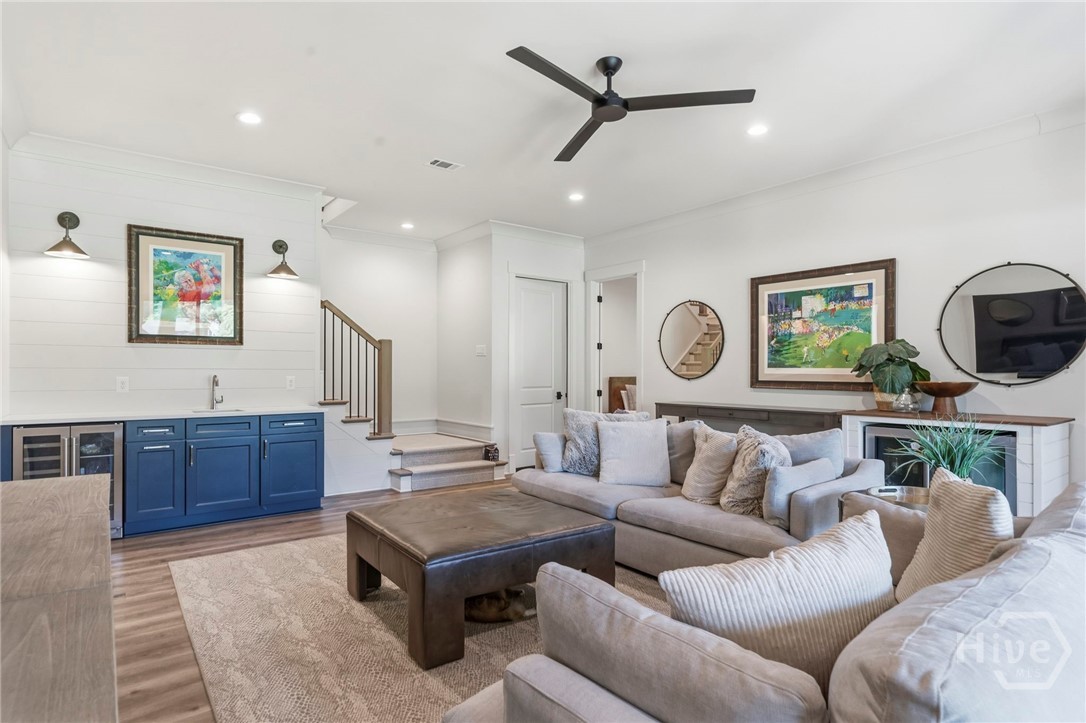 1011 Lake Pointe S