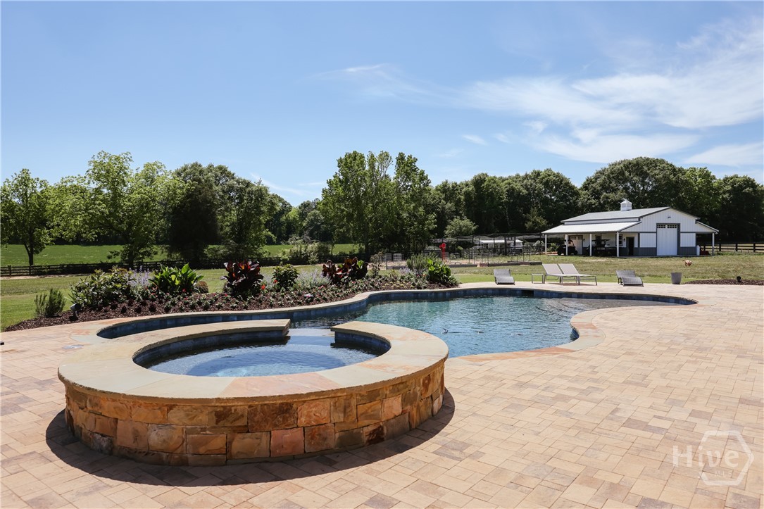 1820 Clover Lane