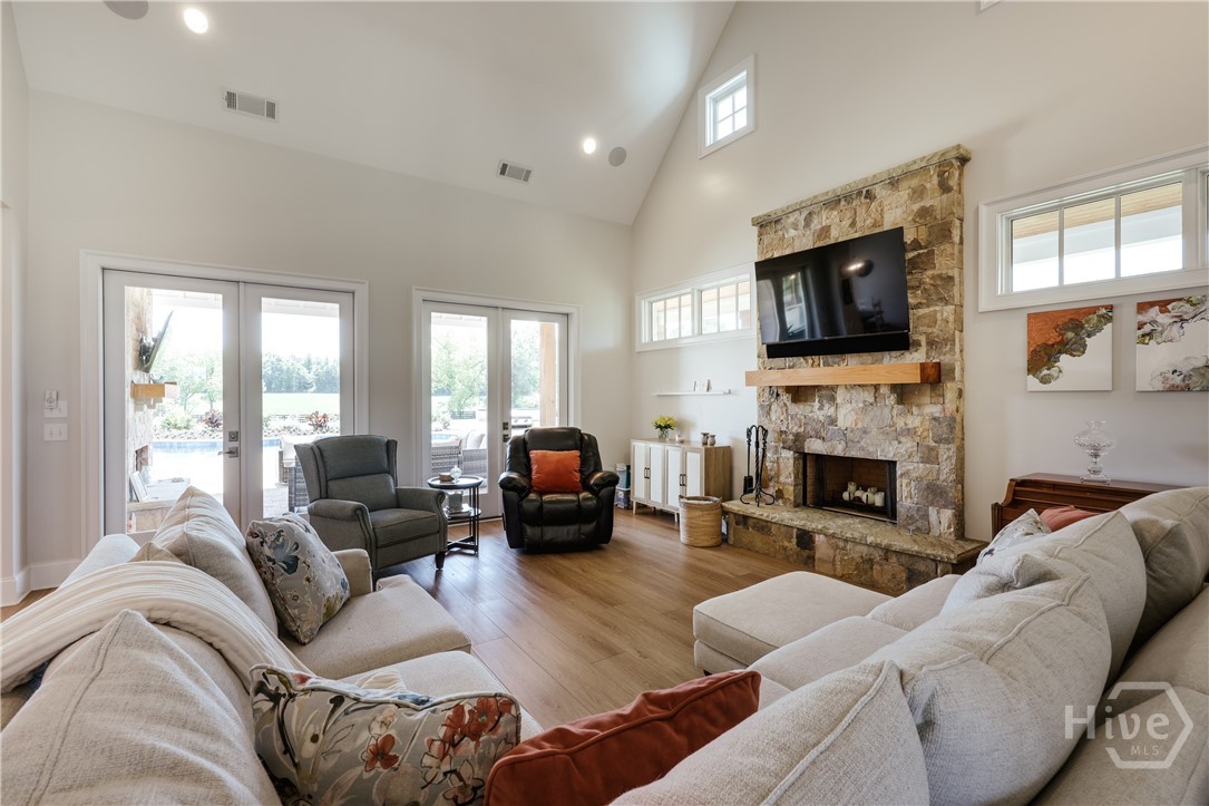 1820 Clover Lane