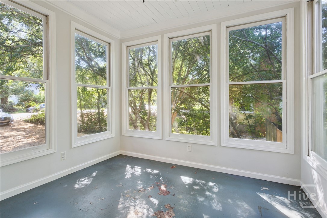 385 Sunset Drive