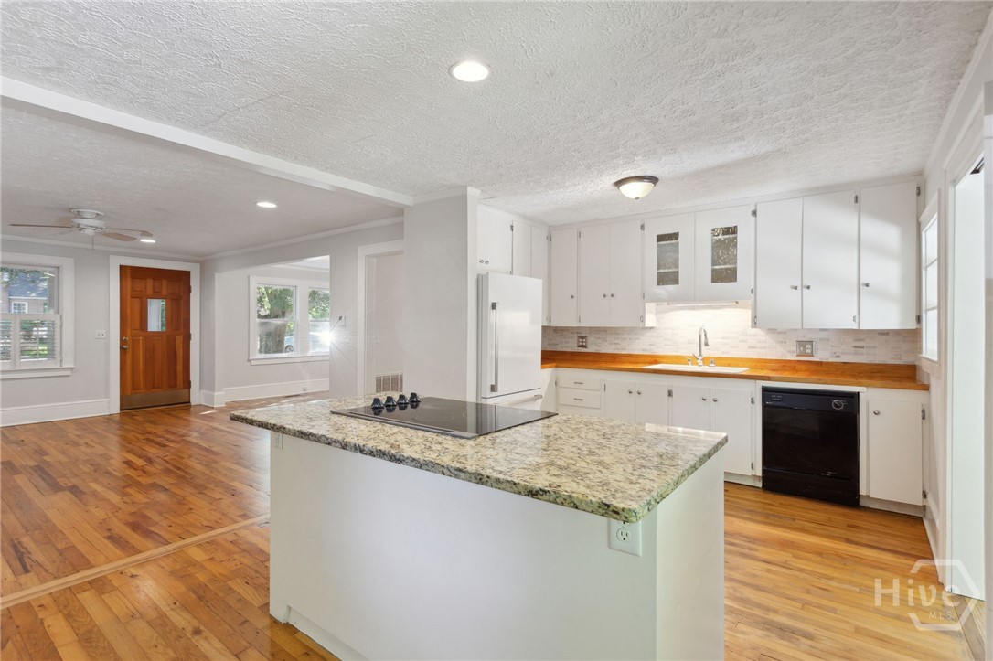 385 Sunset Drive