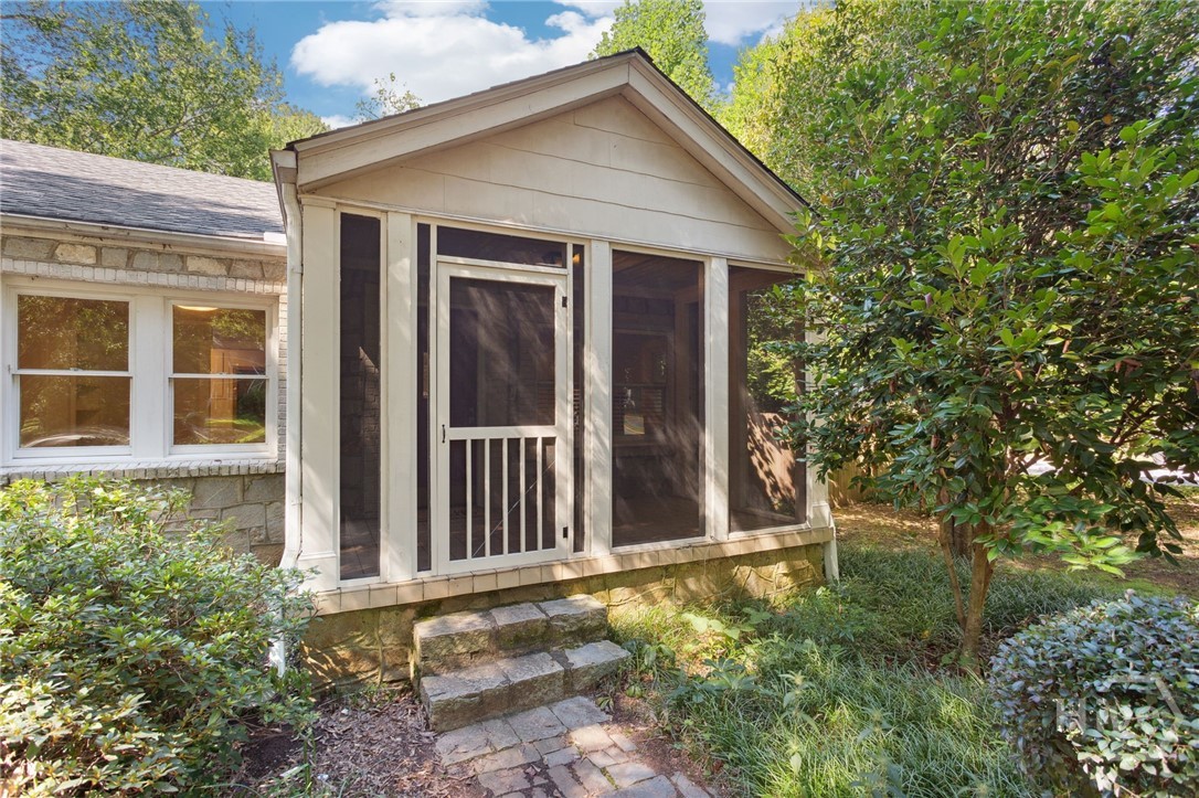 385 Sunset Drive
