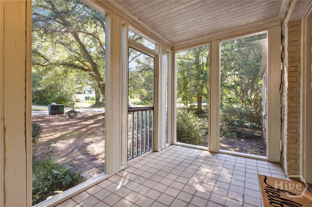 385 Sunset Drive