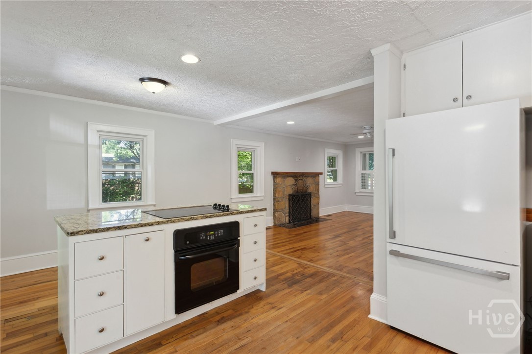 385 Sunset Drive