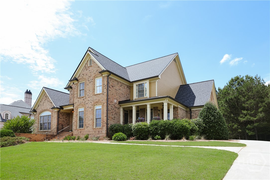 2041 Lakewood Manor Drive
