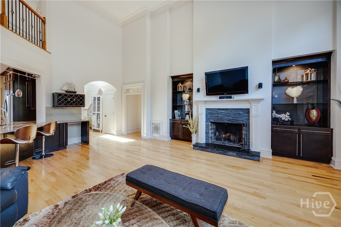 2041 Lakewood Manor Drive