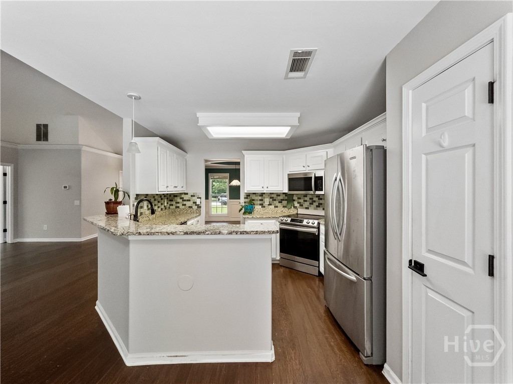 210 Lexington Circle