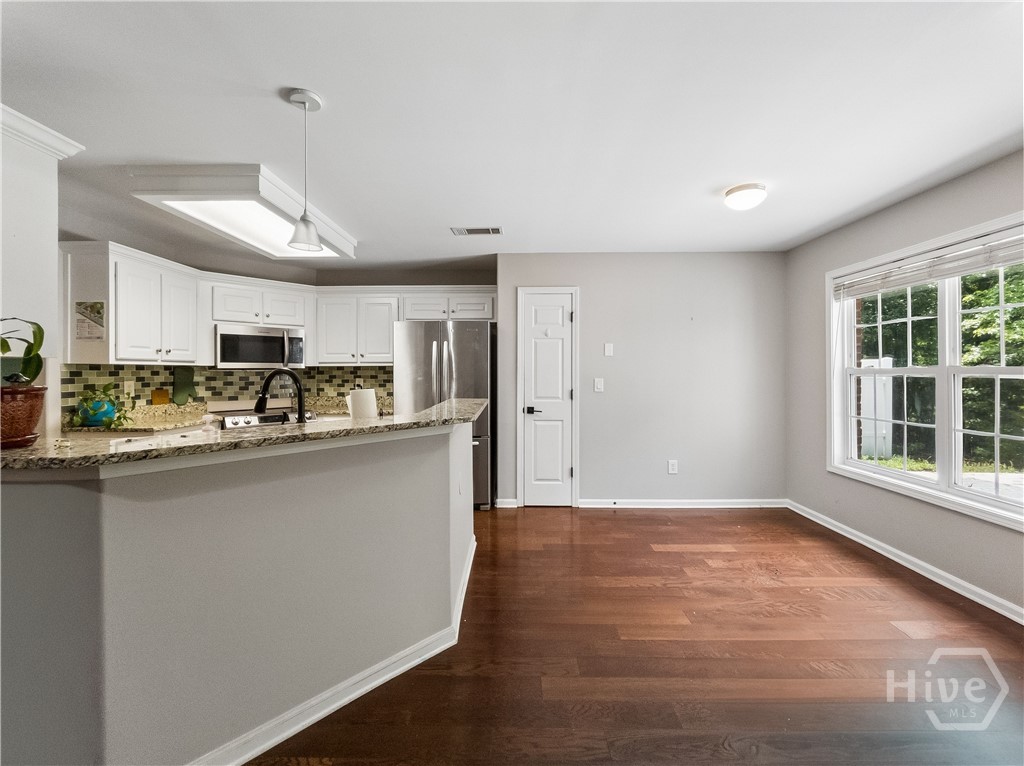 210 Lexington Circle