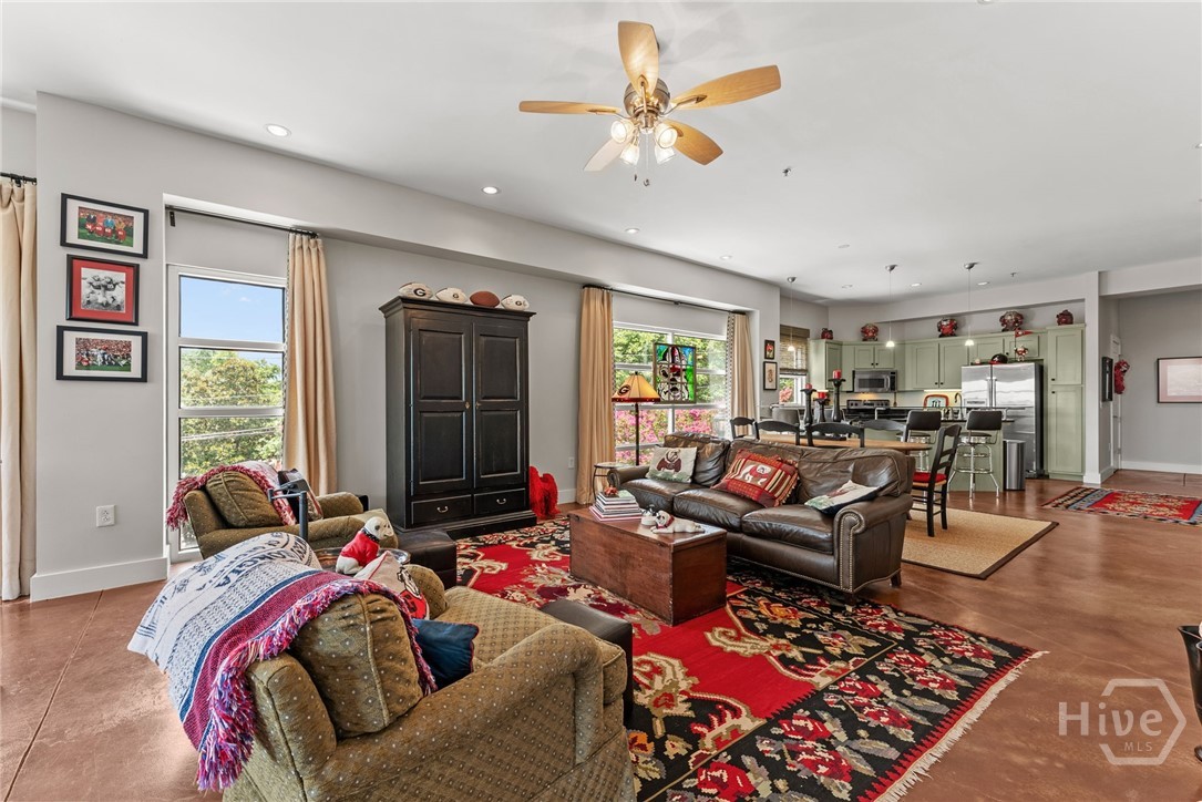 494 Baxter Street 25