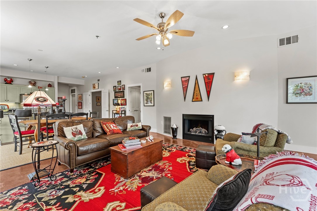 494 Baxter Street 25