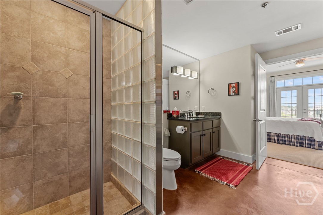 494 Baxter Street 25