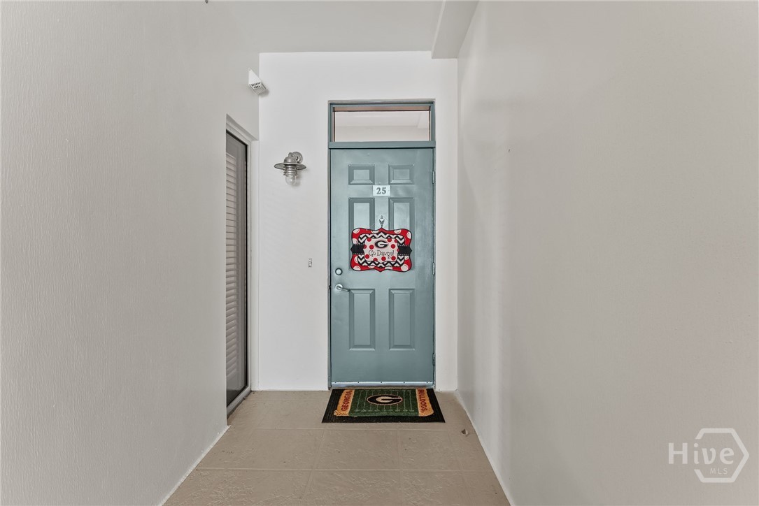 494 Baxter Street 25