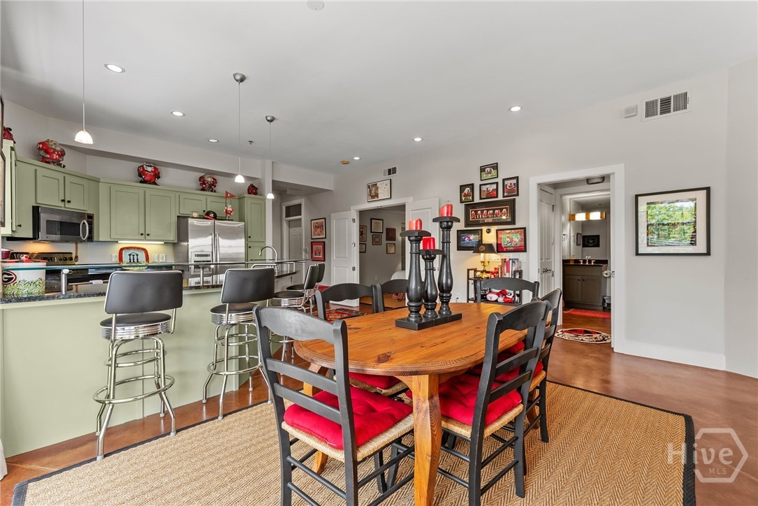 494 Baxter Street 25