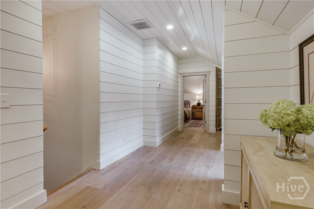 185 Oakland Way