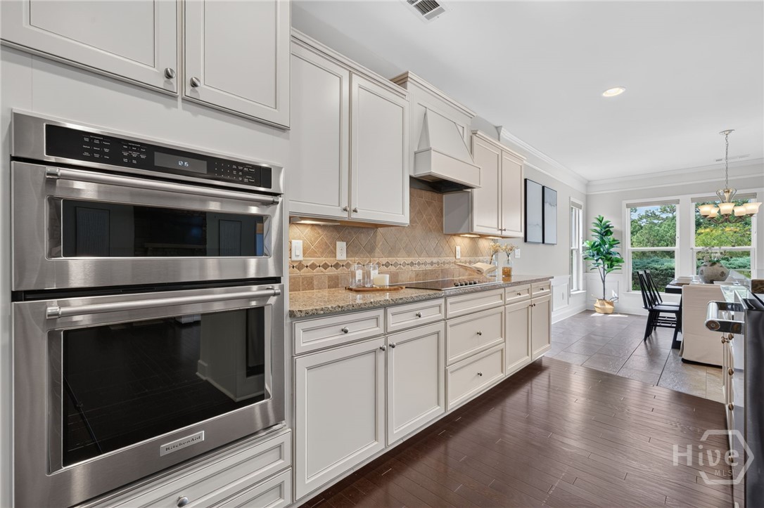 1111 Lakefront Court