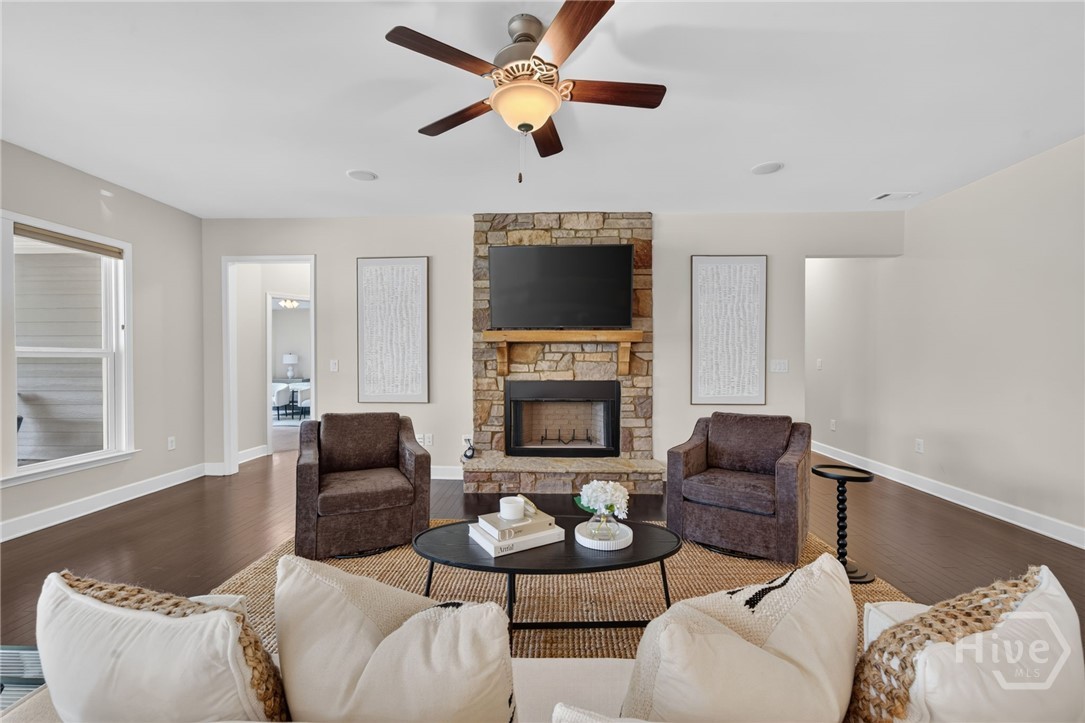 1111 Lakefront Court