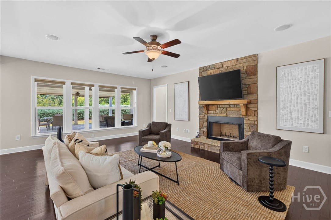 1111 Lakefront Court