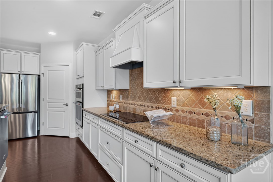 1111 Lakefront Court