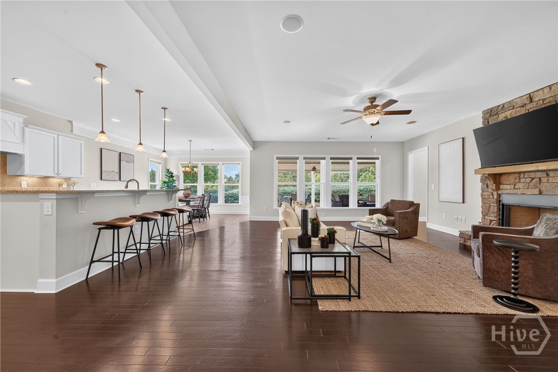 1111 Lakefront Court